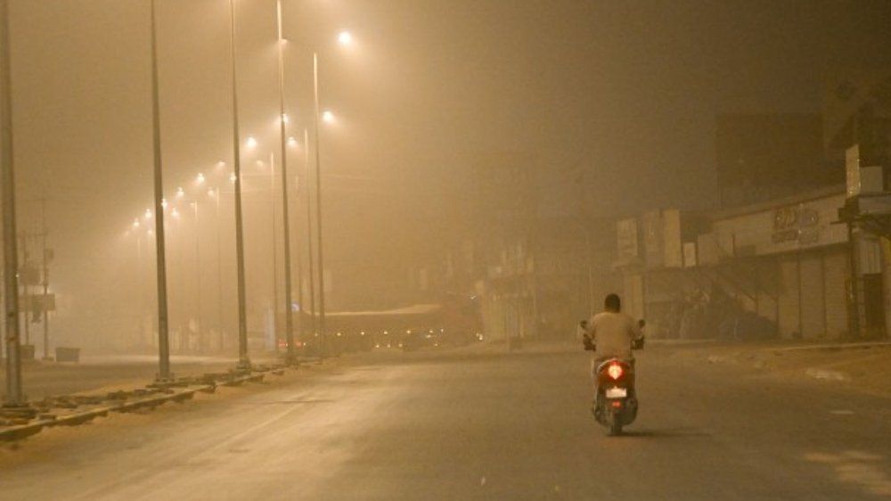 Video: Mächtiger Sandsturm legt irakische Städte lahm