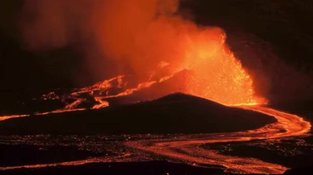 Video: Feuriges Naturschauspiel: Vulkan Kilauea erneut ausgebrochen