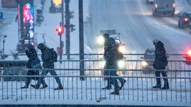 Video: Gefahr durch Schnee & Glatteis: Muss ich trotzdem zu meinem Arbeitsplatz?