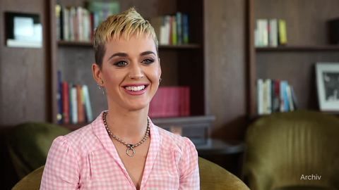 Katy Perry – Baby Daisy Dove überholt ihr neues Album