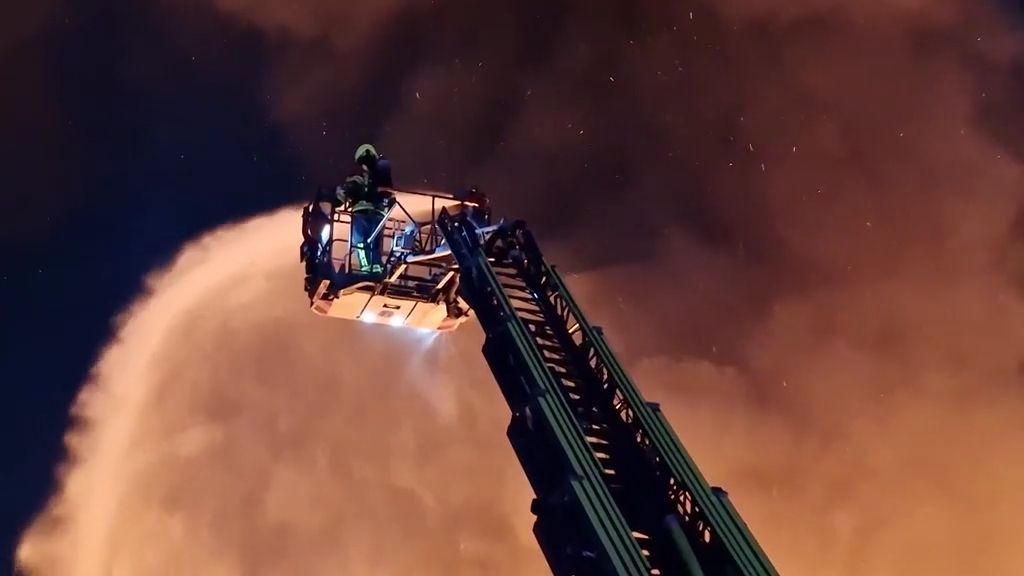 Meterhohe Flammen über «Pullman City» - Millionenschaden