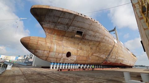 Rostock: Flottentanker für die Marine ausgedockt