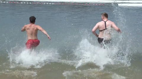 Sommer, Sonne, Wasserski: Die Badesee-Saison ist eröffnet