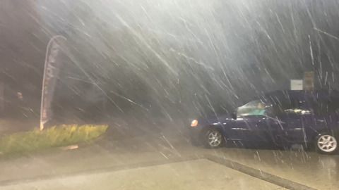 Umgeknickte Bäume, überflutete Straßen: Viele Unwetter-Einsätze im bayerischen Oberland