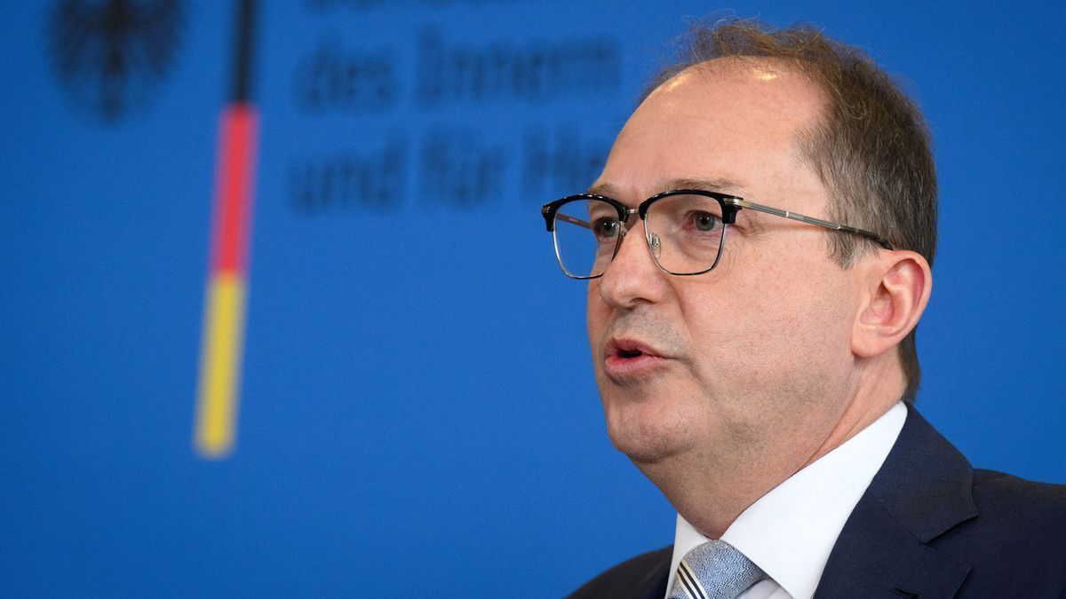 Grenzkontrollen: Dobrindt kündigt Zurückweisung auch von Asylsuchenden an