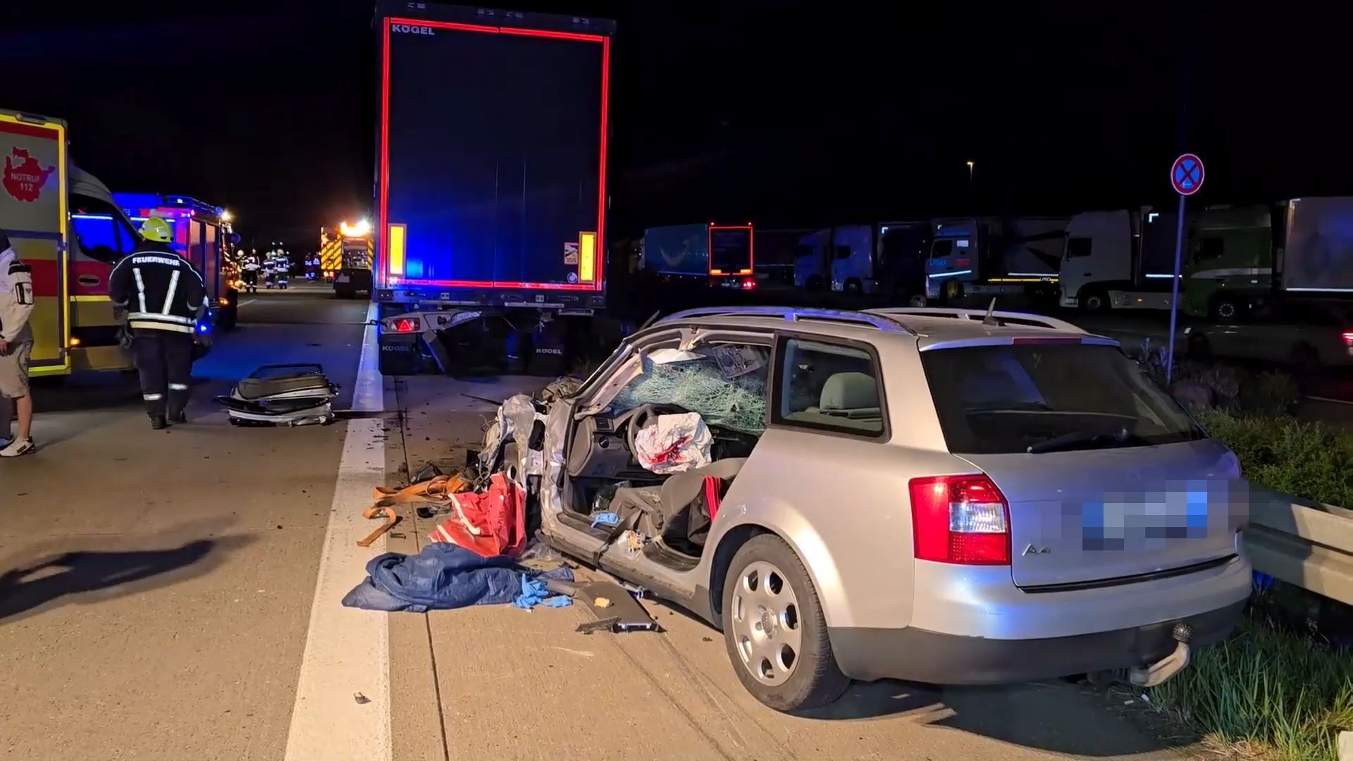 Reifen geplatzt: Schwerverletzter nach Unfall auf der A2 bei Ziesar