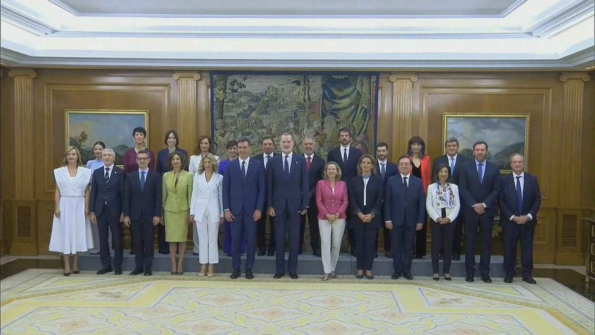 Spain swears in new cabinet with most ministers unchanged
