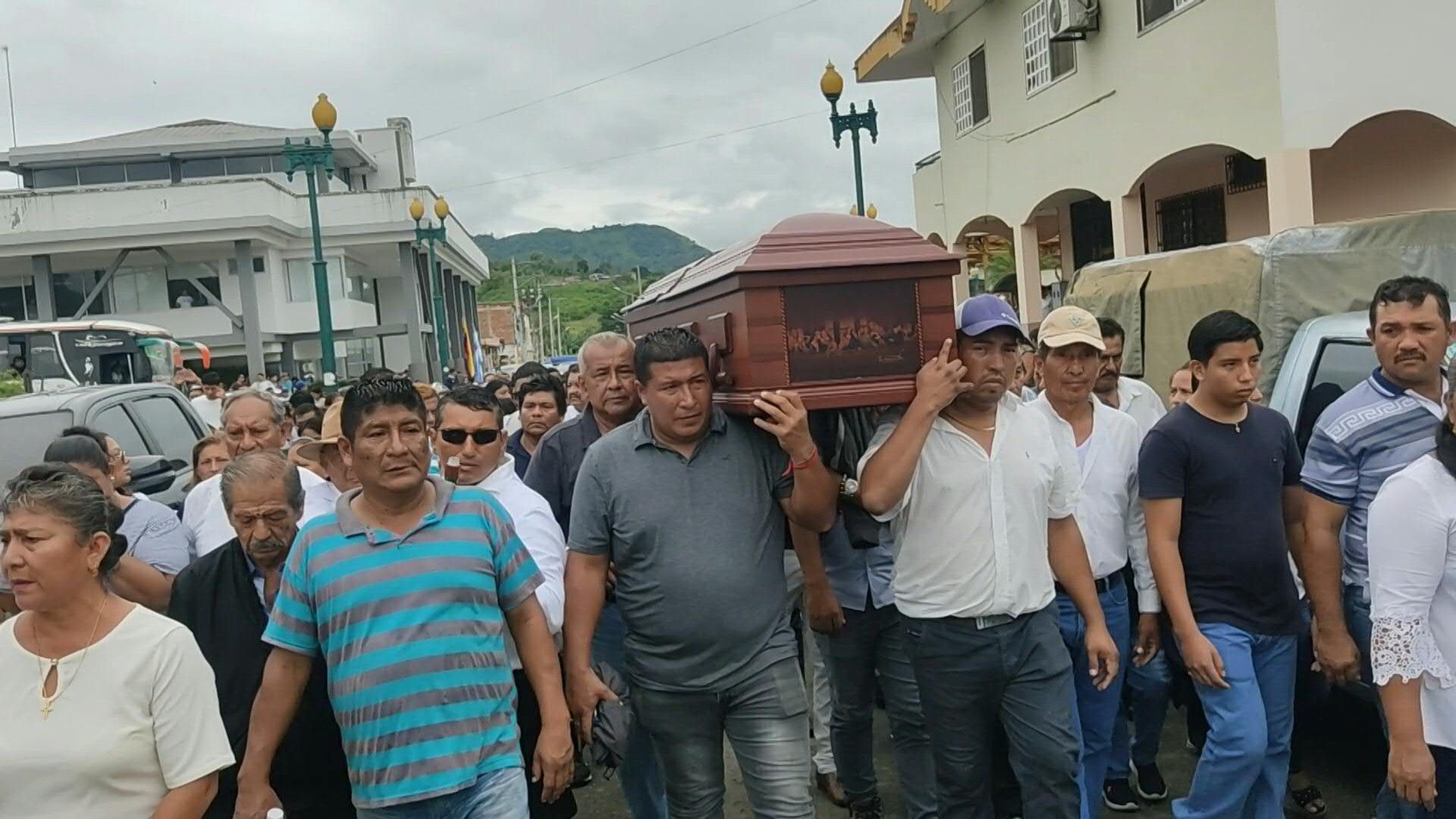 People attend funeral of prosecutor killed in Ecuador