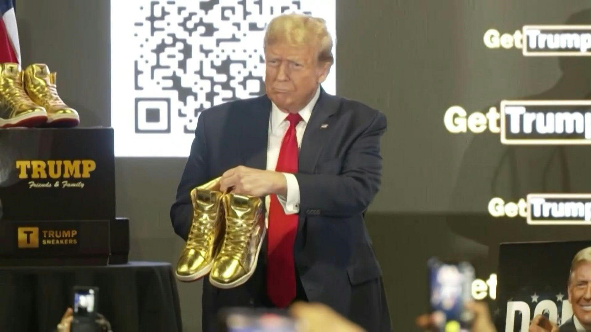 Trump verkauft jetzt auch noch goldfarbene Turnschuhe