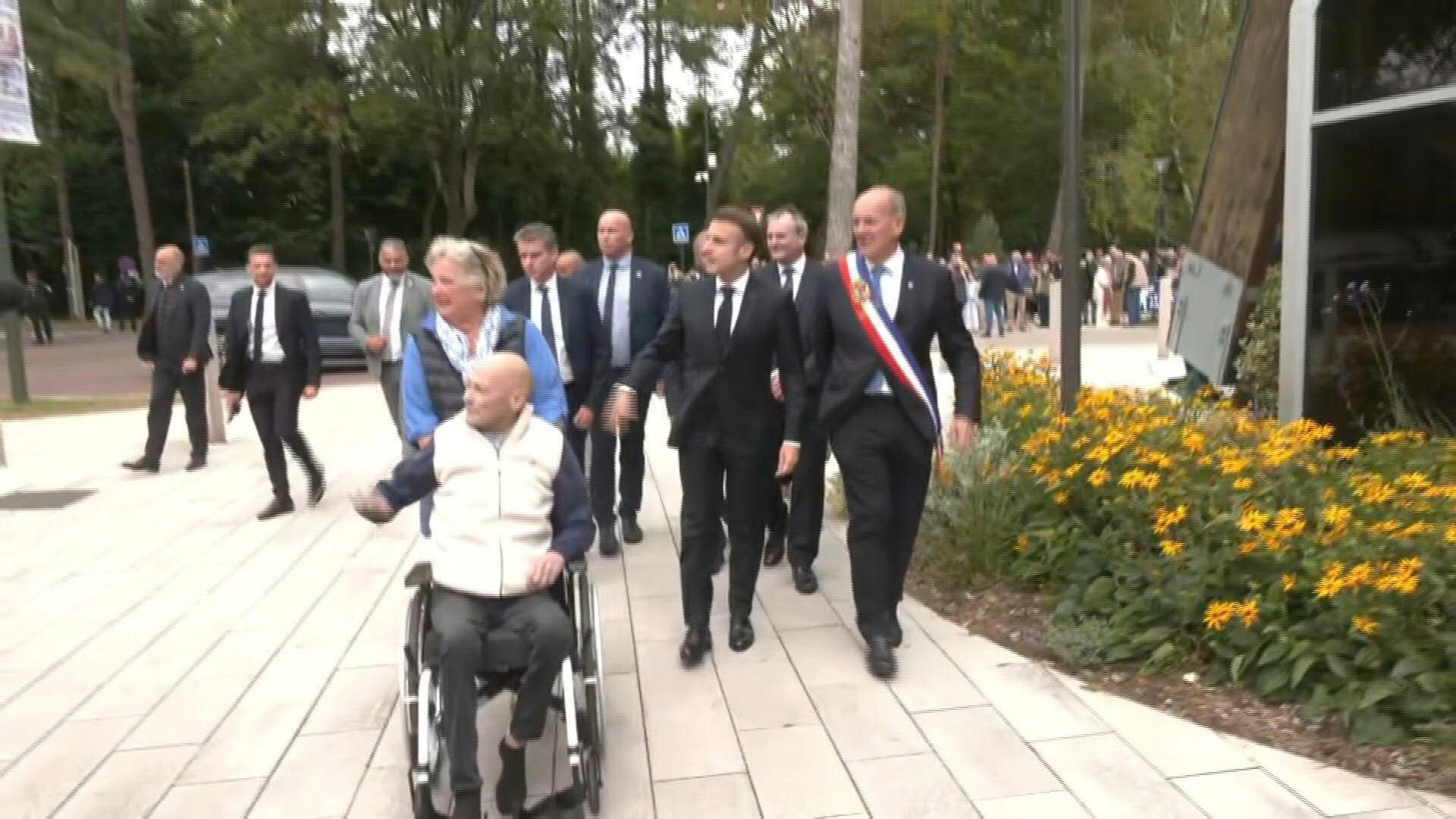 Elections: Emmanuel and Brigitte Macron vote in Le Touquet