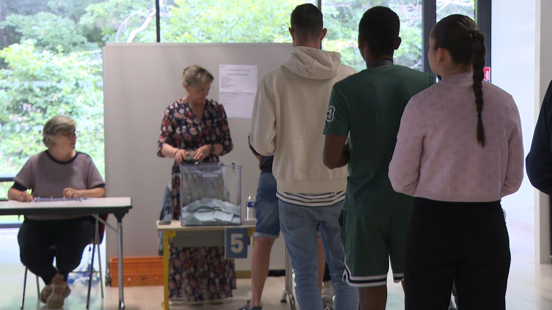 French voters cast their ballots in Brittany