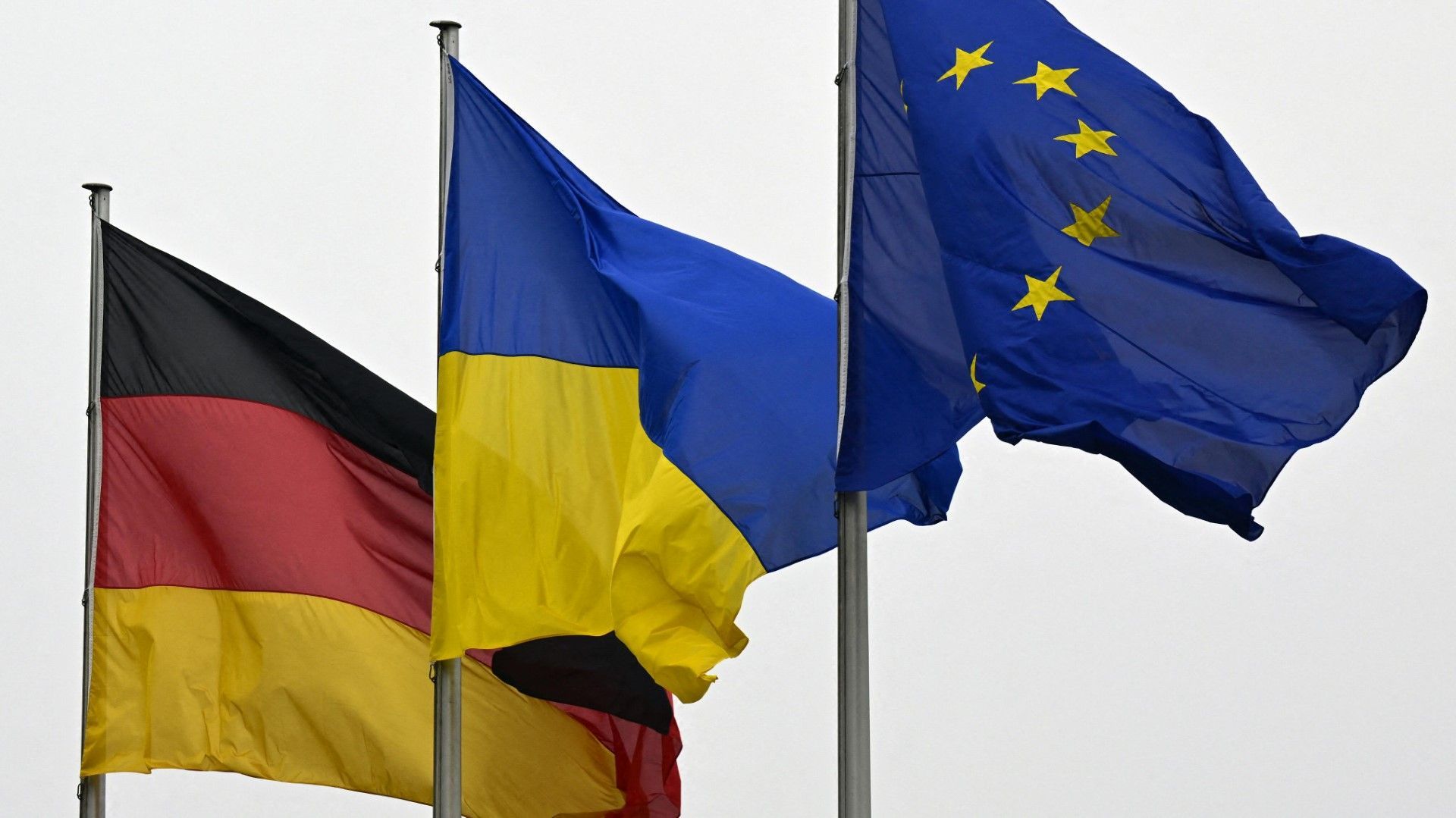 Bundesregierung stellt klar: Ukraine bekommt weiter Hilfe