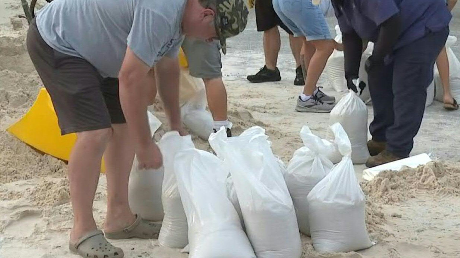 Floridians on Gulf Coast prepare sandbags for expected arrival of Hurricane Helene