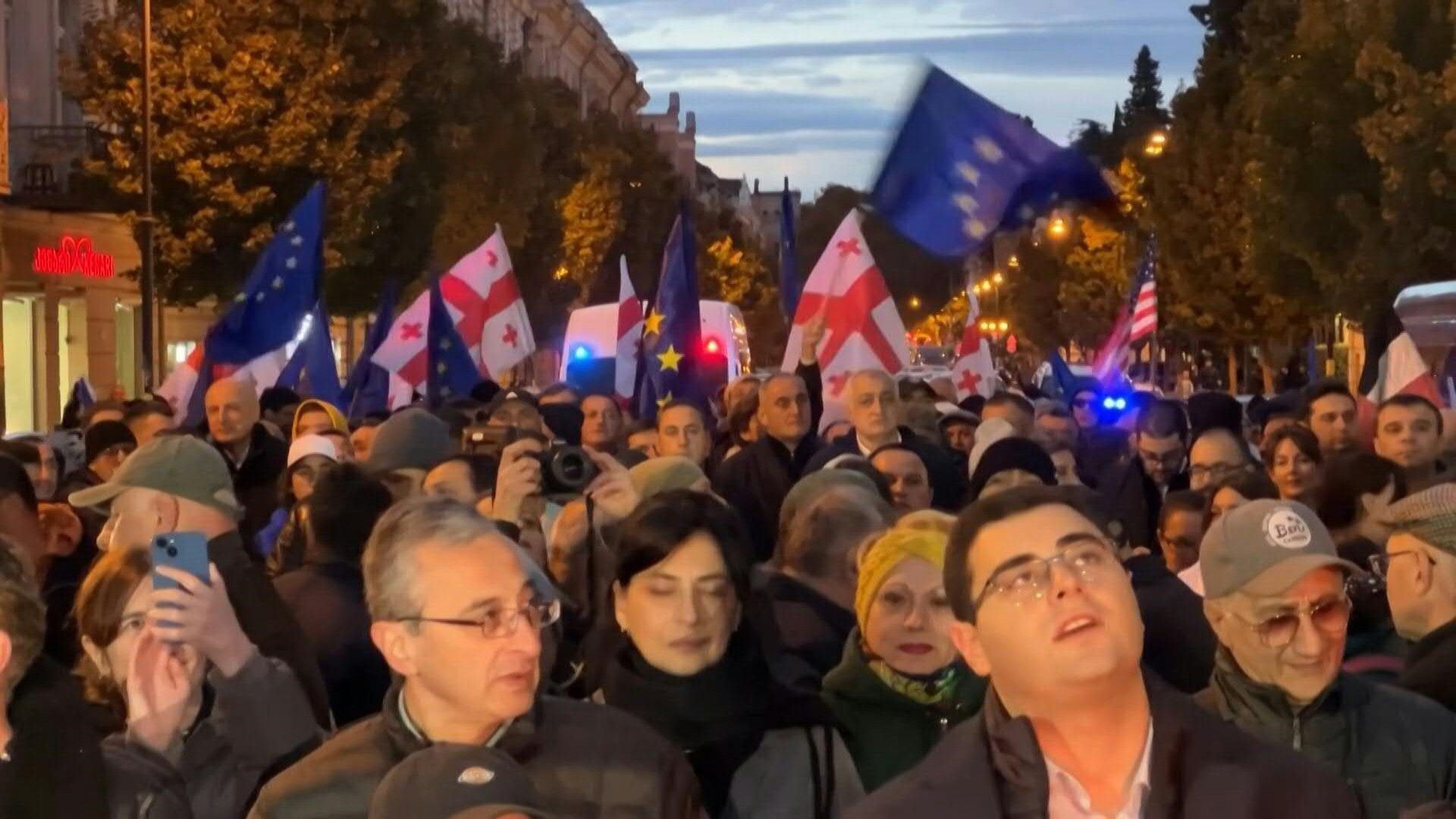 Georgians march towards parliament for protest against election results