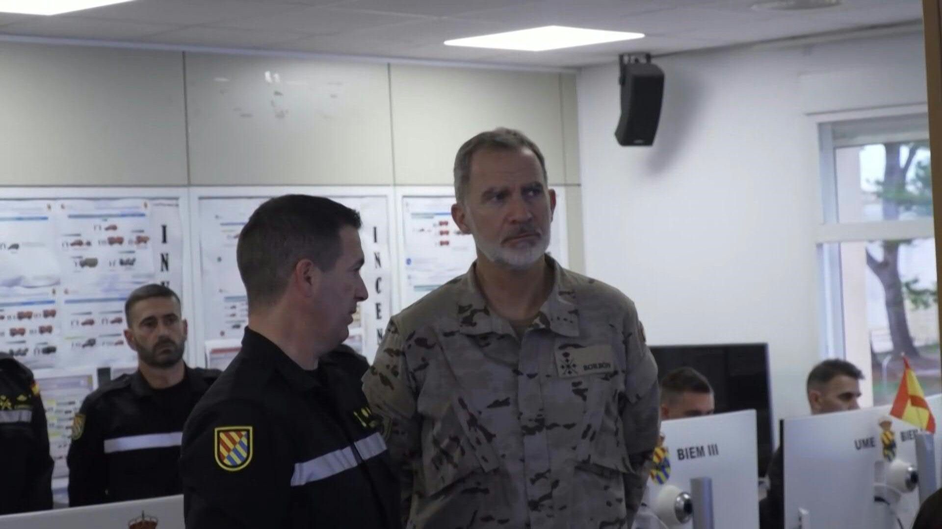 Spain: King Felipe VI visits soldiers mobilised in the Valencia region after deadly floods