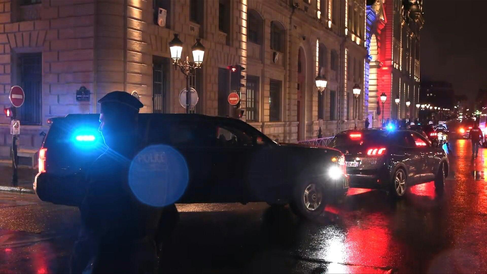 Donald Trump's convoy arrives at Notre Dame ceremony