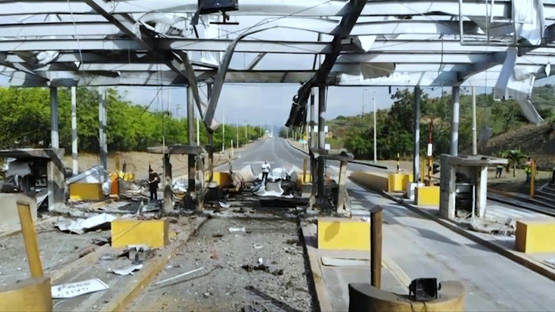 Colombia-Venezuela border tolls destroyed after alleged ELN explosive attack