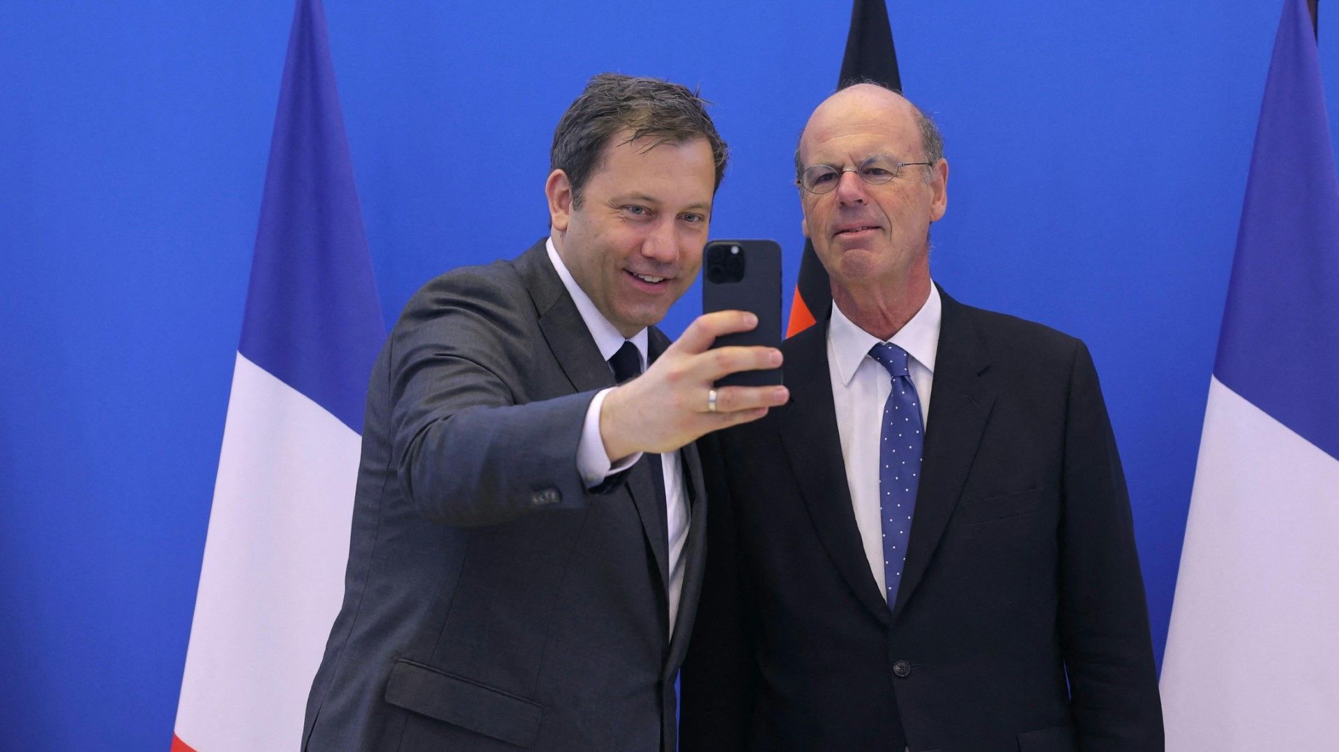 Klingbeil zu Antrittsbesuch in Paris