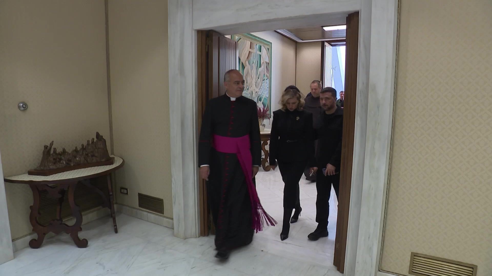 Pope Leo XIV meets Zelensky at the Vatican