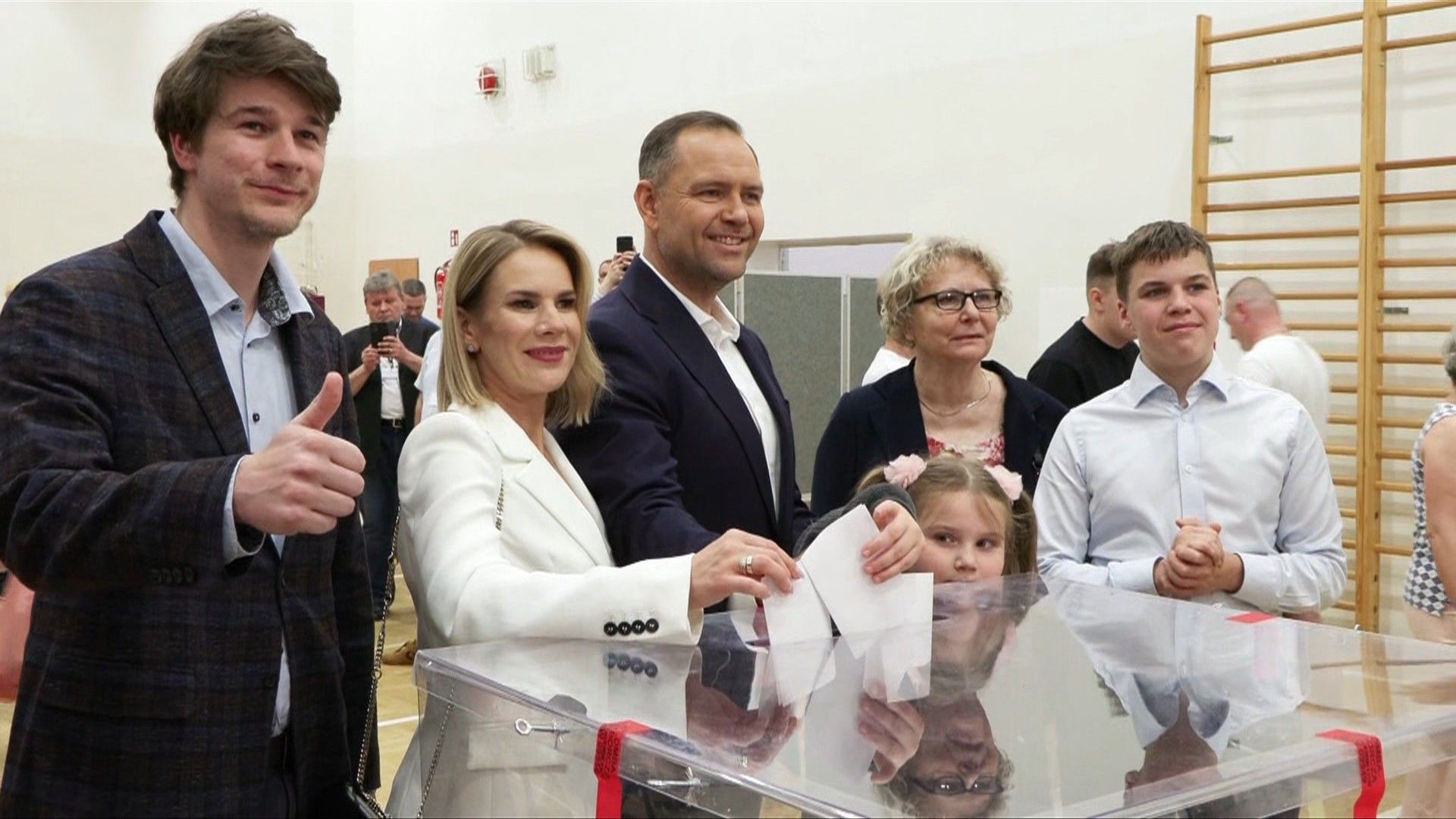 Video: Karol Nawrocki votes in Poland's presidential election
