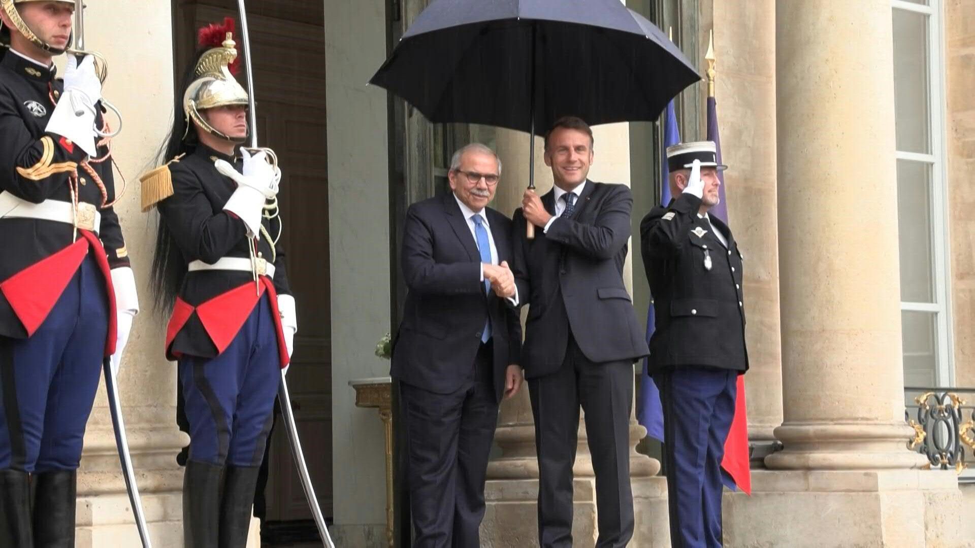 Macron meets Lebanon's new Prime Minister at the Élysée Palace