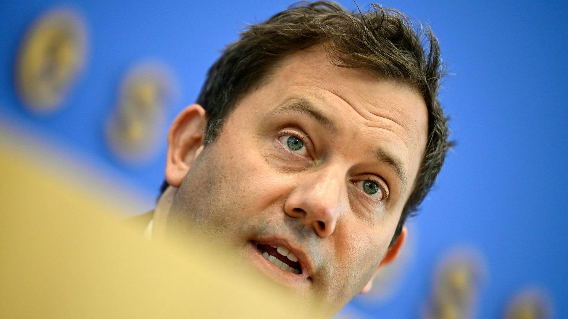 Rente ab 70? Klingbeil weist Reiche-Vorstoß zurück