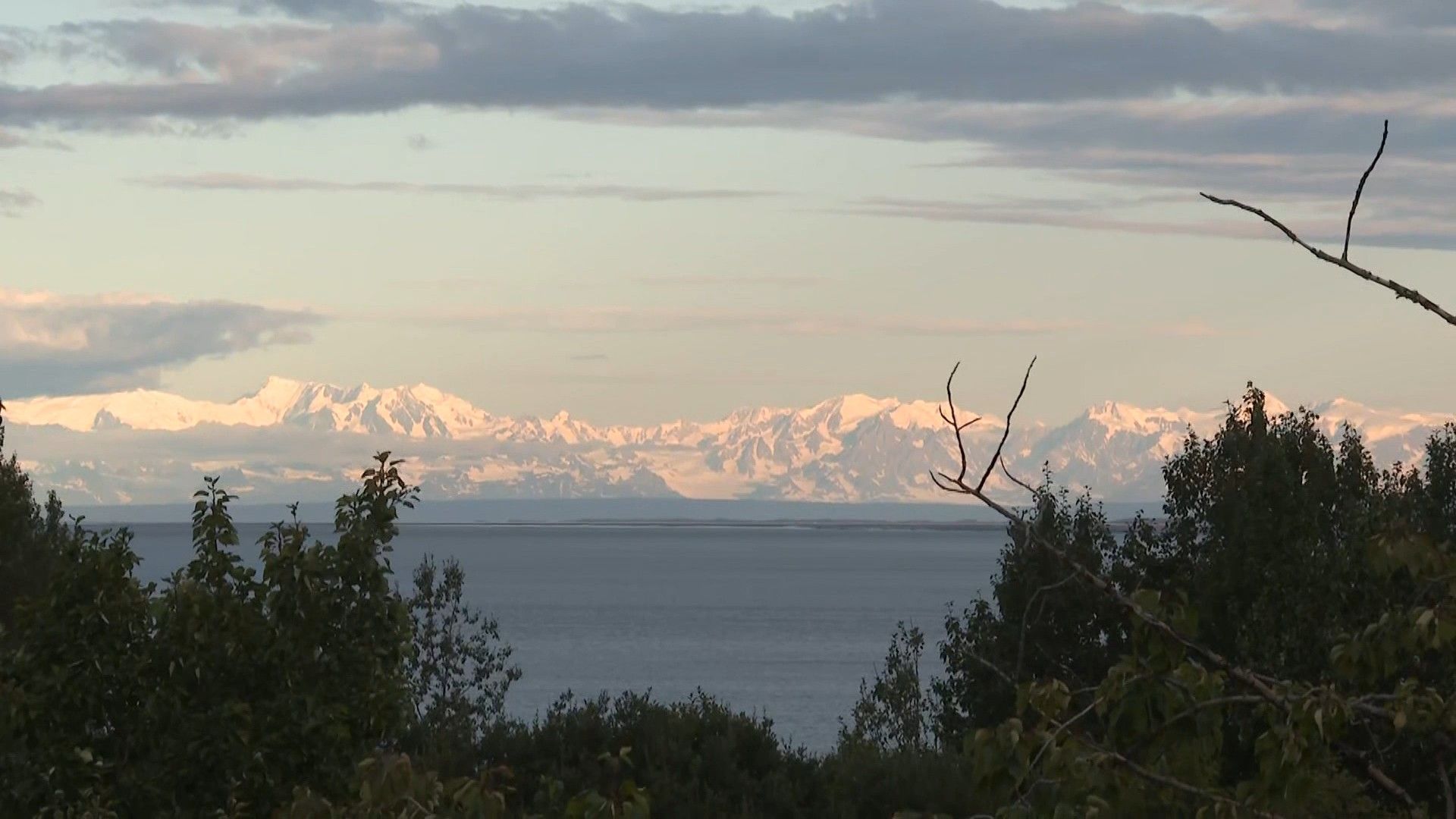 Video: Beauty shot of Anchorage ahead of Trump-Putin Alaska summit