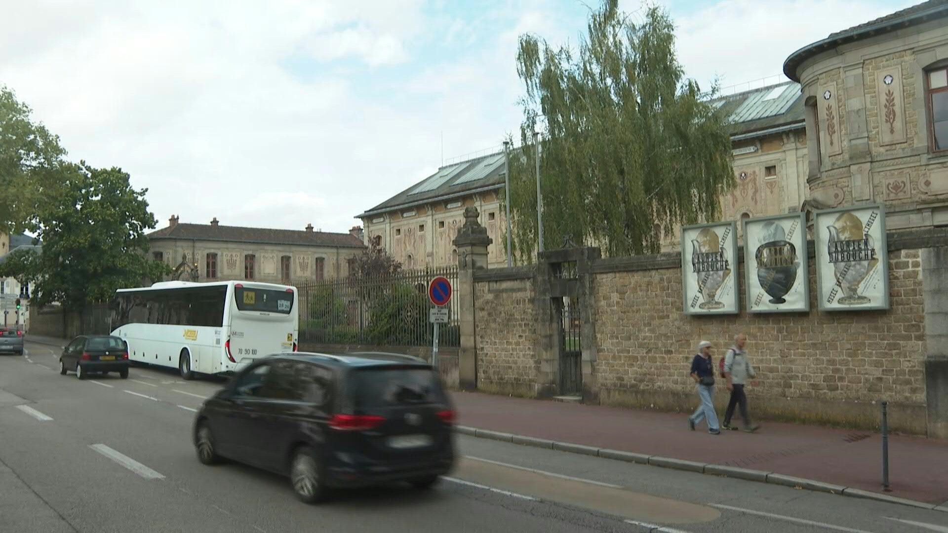 Millionenschaden: Diebe stehlen seltenes Porzellan aus Museum