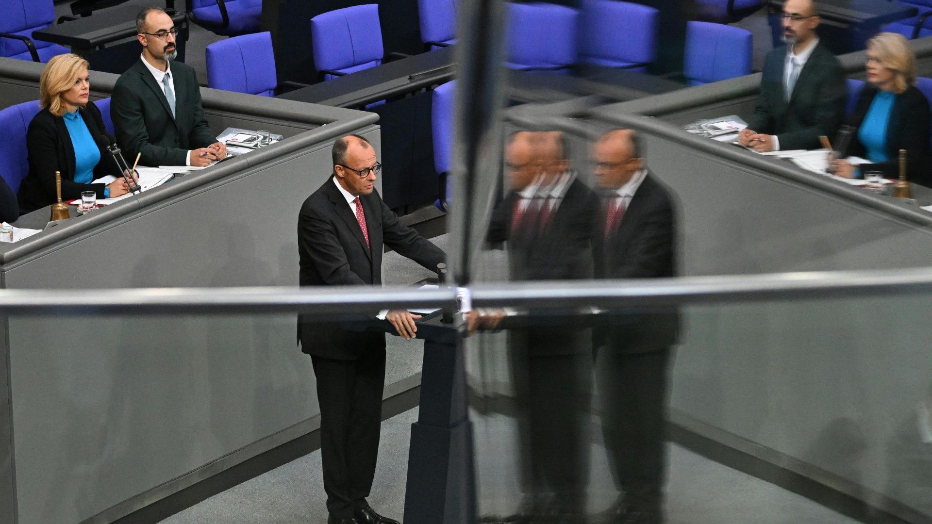 Merz pocht auf Sozialreformen – Opposition geißelt verfehlte Politik