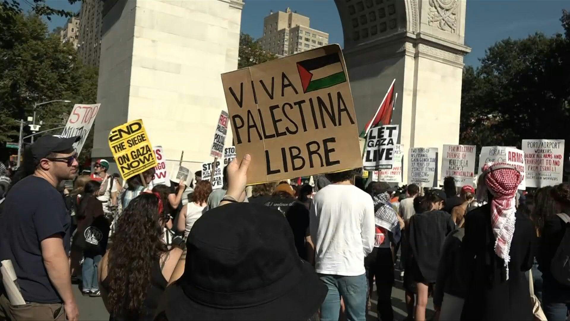 Video: New York: Rally in support of Palestinians at Washington Square Park