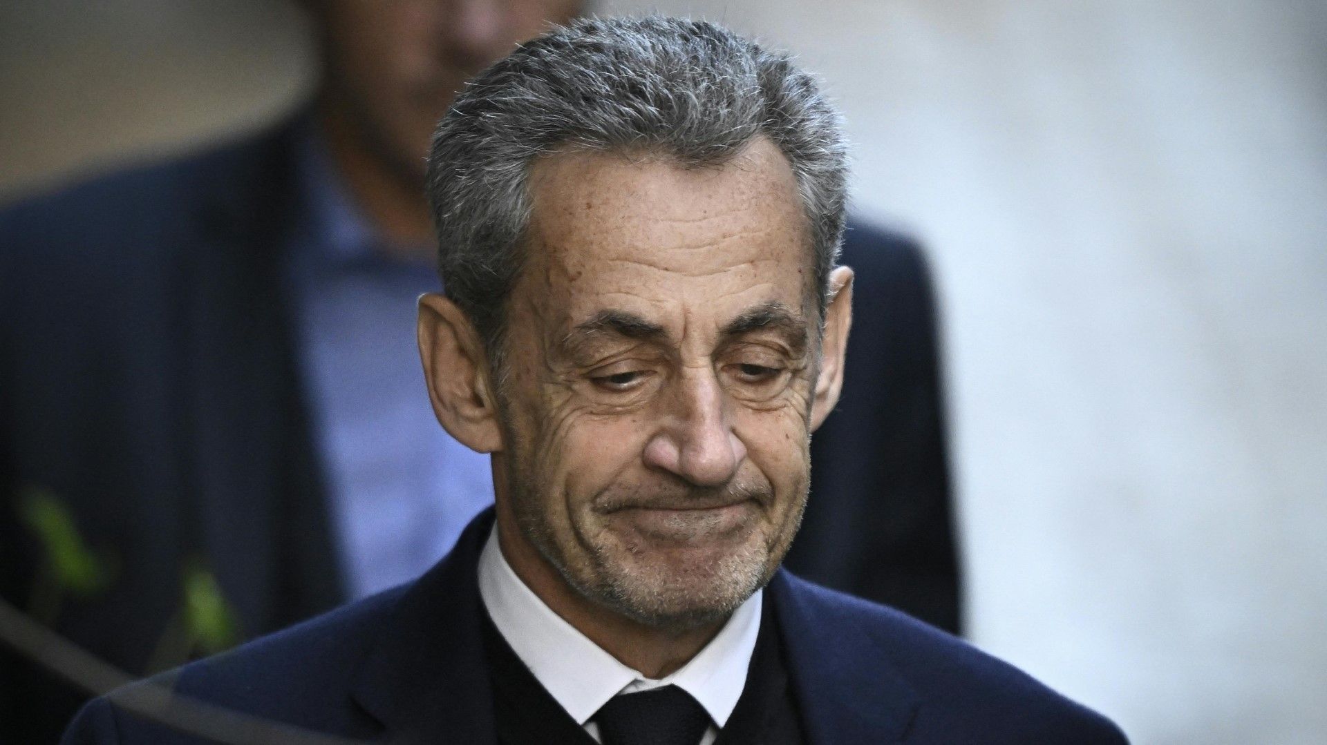 Frankreich: Ex-Präsident Sarkozy inhaftiert – Freilassung beantragt