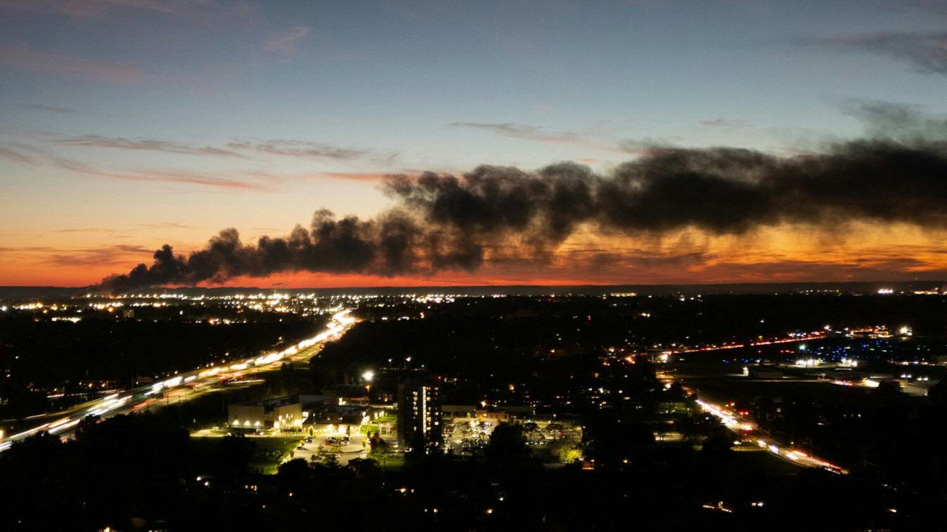 USA: Frachtflugzeug abgestürzt – Tote und Verletzte