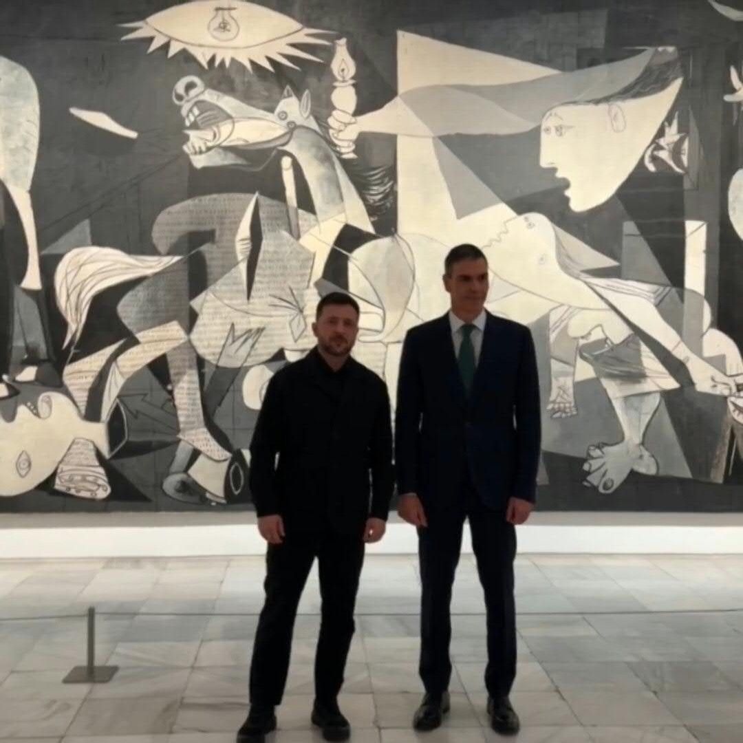 Zelensky and Sanchez in front of Picasso's 'Guernica' in Madrid