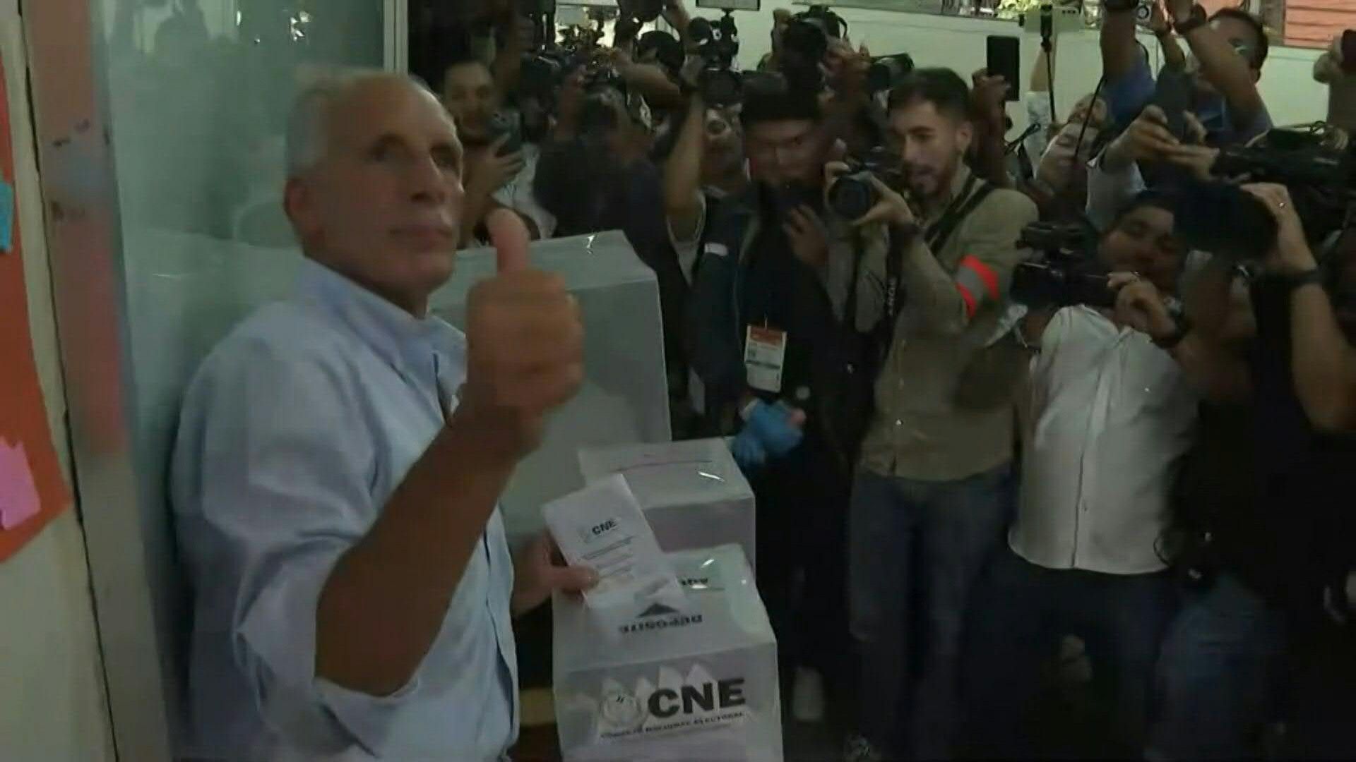 Presidential candidate Nasry Asfura votes in Honduran elections
