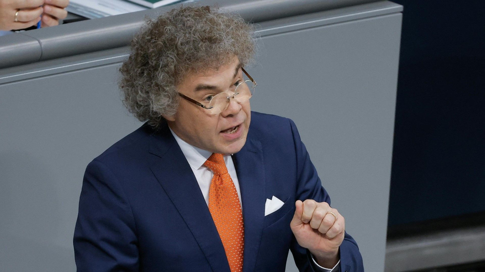 Hitlergruß im Bundestag: Anklage gegen AfD-Abgeordneten erhoben