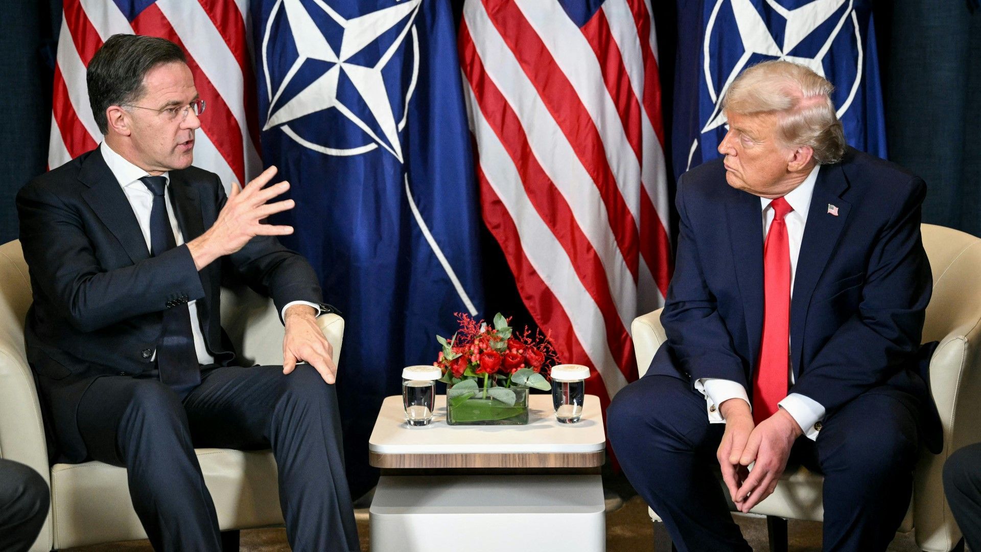 Video: Rutte garantiert Trump Nato-Beistand