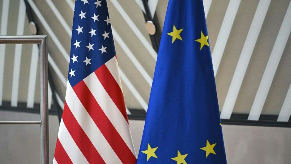 Neue Trump-Zölle: EU-Parlament legt US-Handelsdeal auf Eis