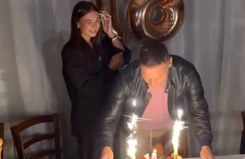 Chanel Totti fa 18 anni, papà Francesco le porta la torta