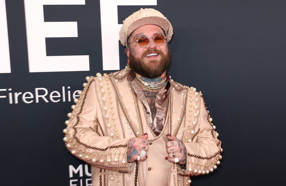Music star Teddy Swims becomes a dad