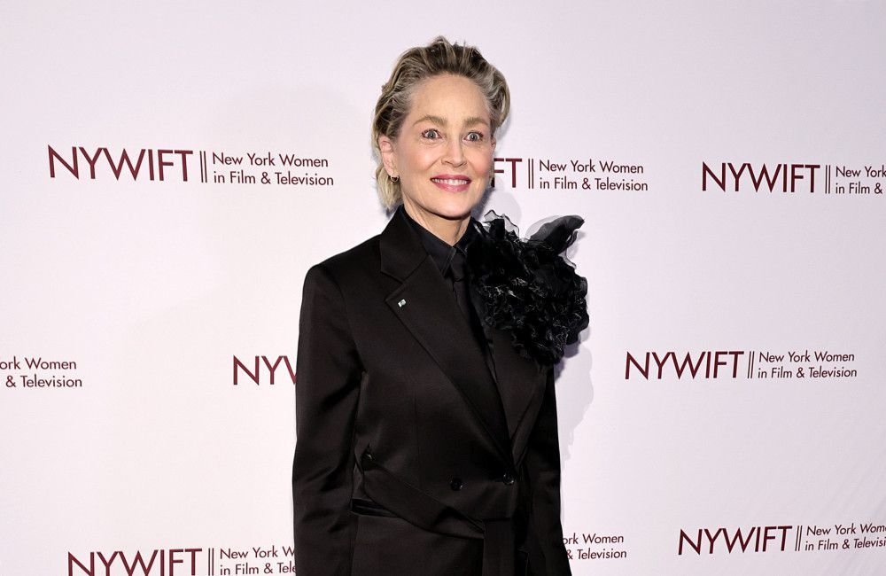 Sharon Stone dice addio alla madre: l'annuncio della morte