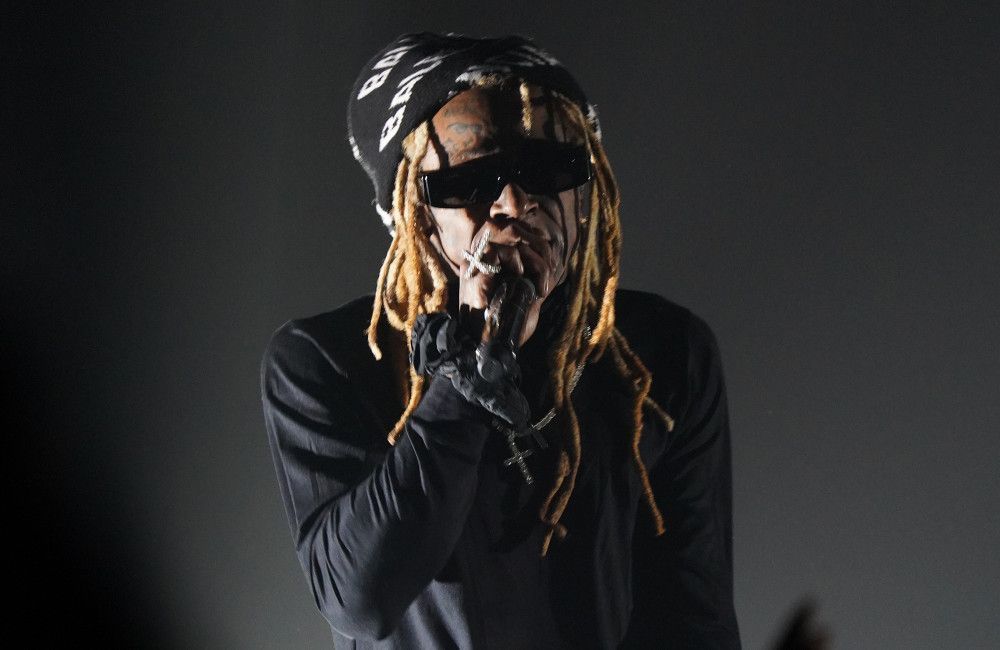 Lil Wayne al centro di crescenti timori per la salute dopo aver rinviato concerto per malattia