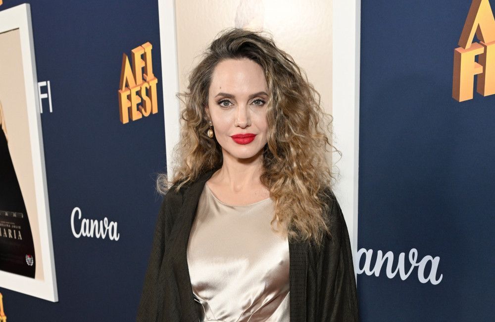 Angelina Jolie vergießt Tränen wegen Krebserkrankung ihrer Mutter