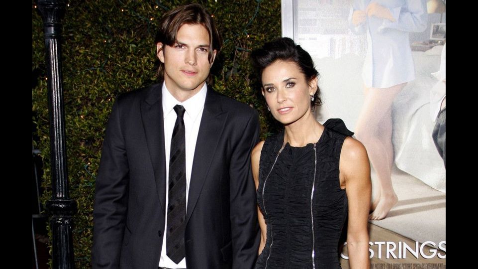 Ashton Kutcher lobt Demi Moore und blickt auf gemeinsame Vergangenheit zurück