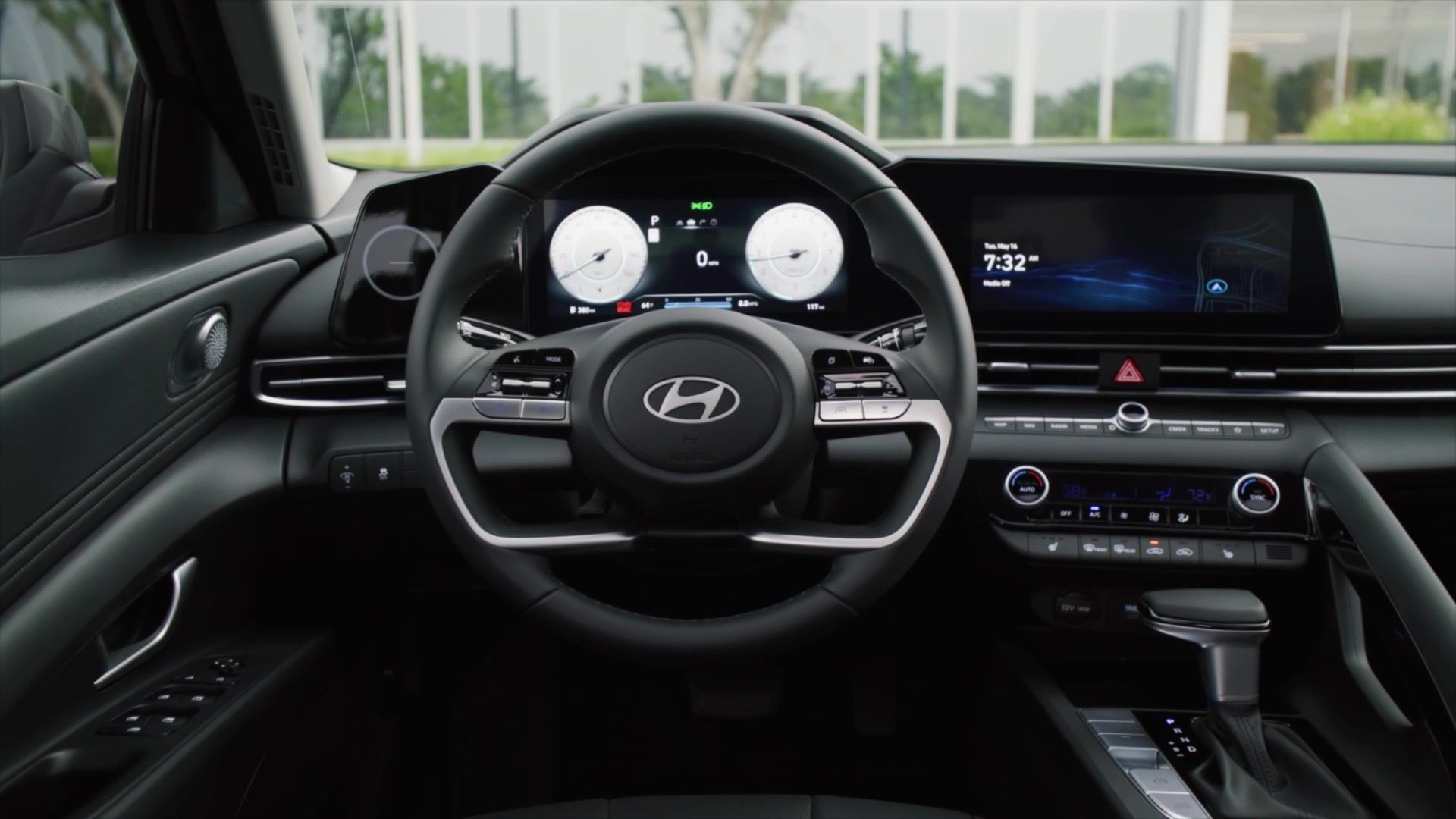 Hyundai Elantra AD 2025 Interior Luxurious Design Meets Smart Living