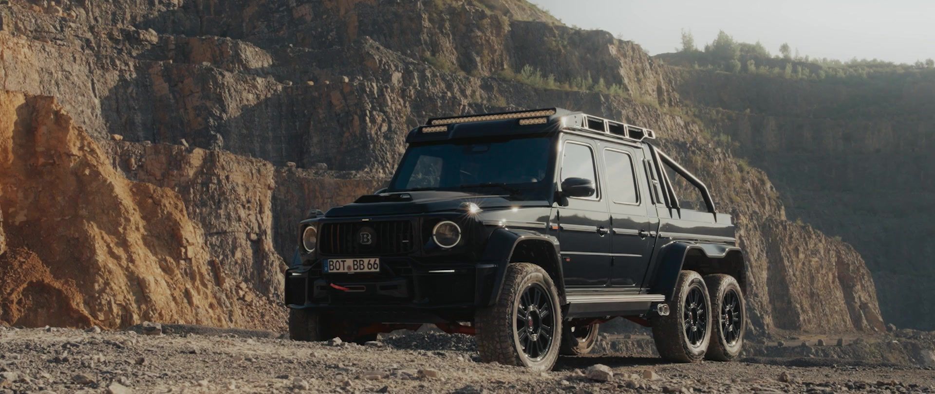 BRABUS XLP 800 6x6 ADVENTURE Trailer