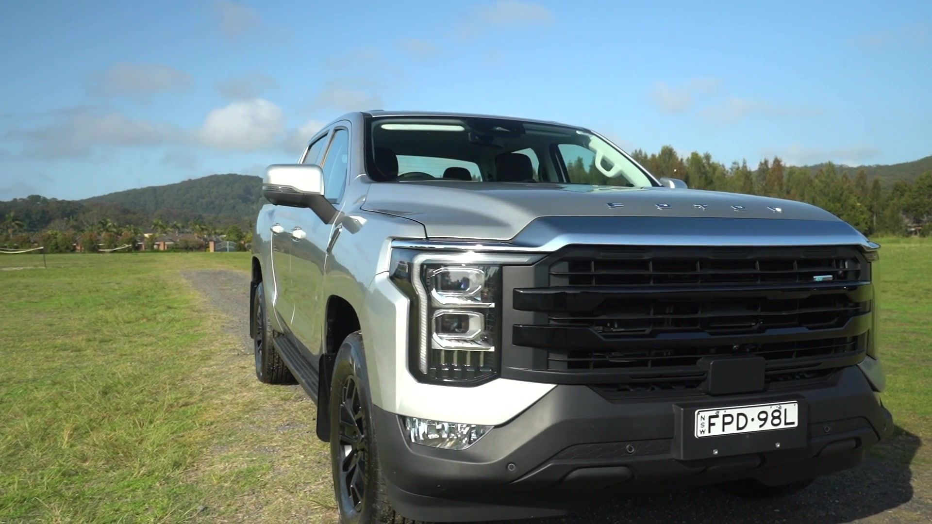 All-new Foton Tunland V7-C 4x2 Design in Silver