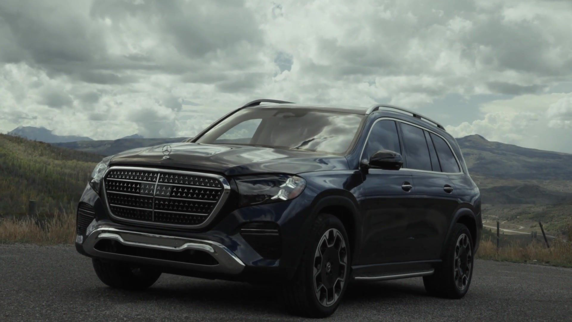 Mercedes-Benz GLS 450 Design in Sodalite Blue