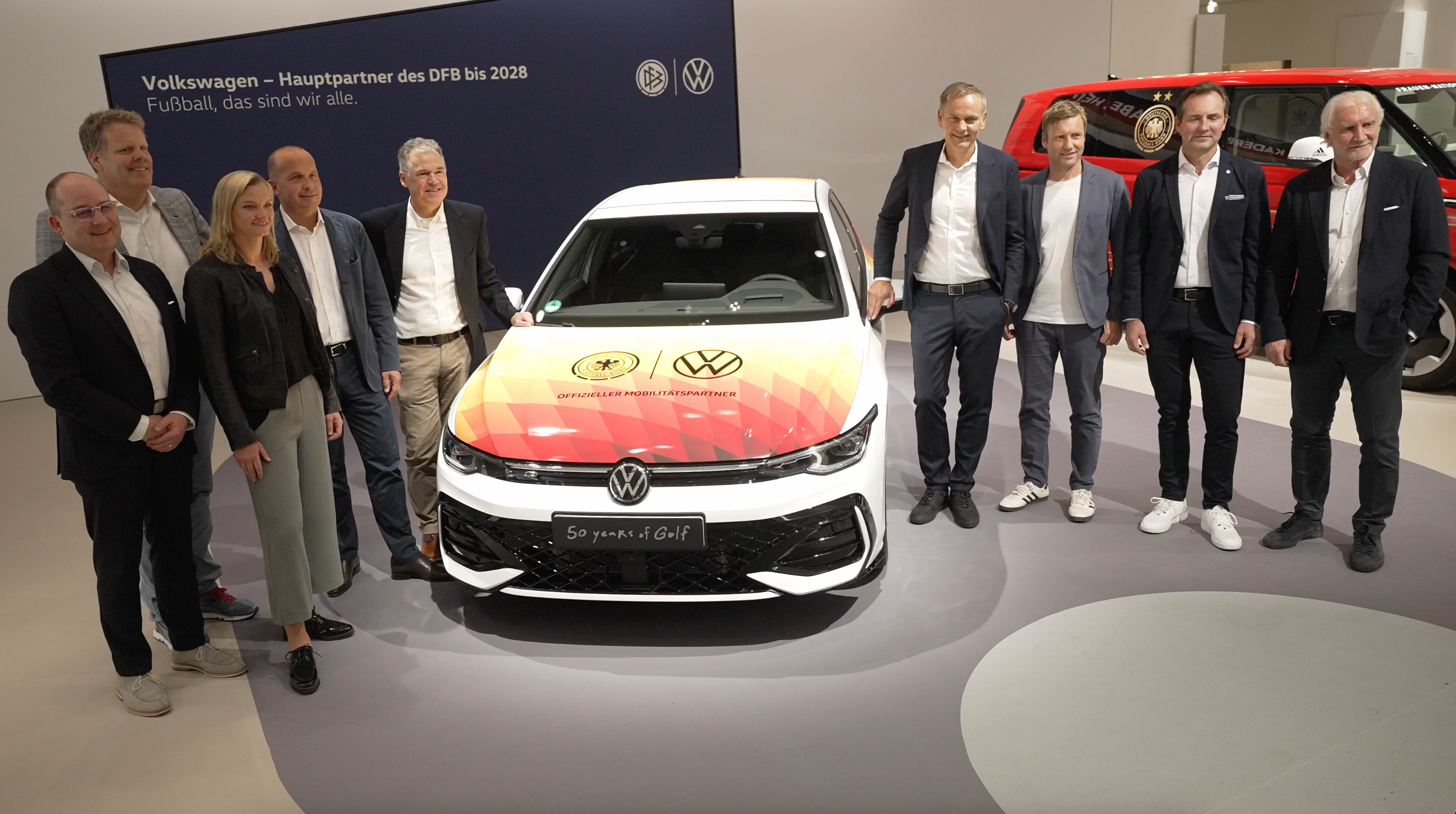 Doppelpass für den gesamten Fußball: Volkswagen und DFB verlängern Partnerschaft bis 2028