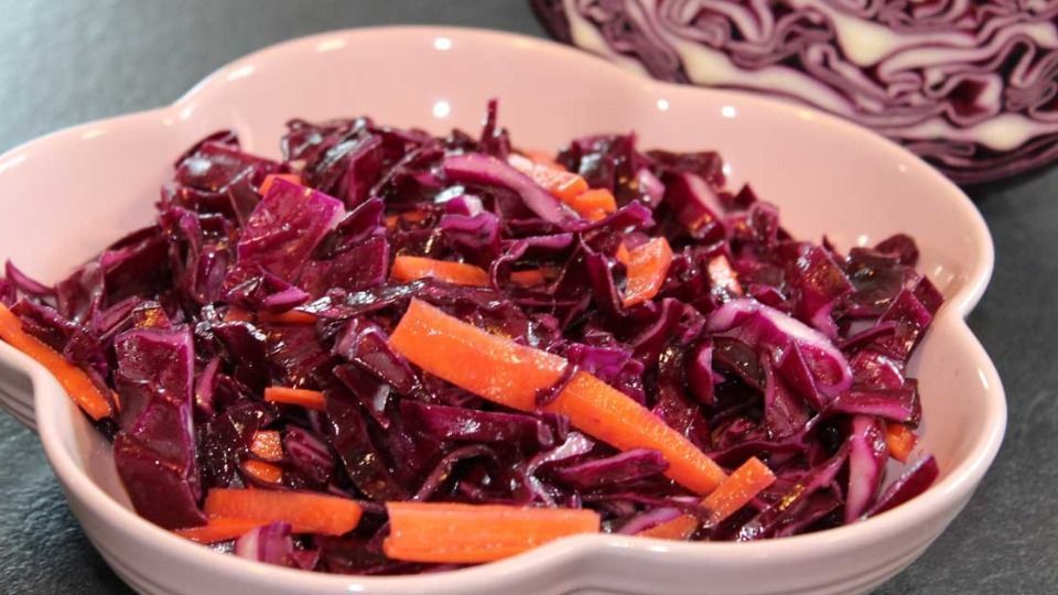 Juicy Red Cabbage Salad with Carrots
