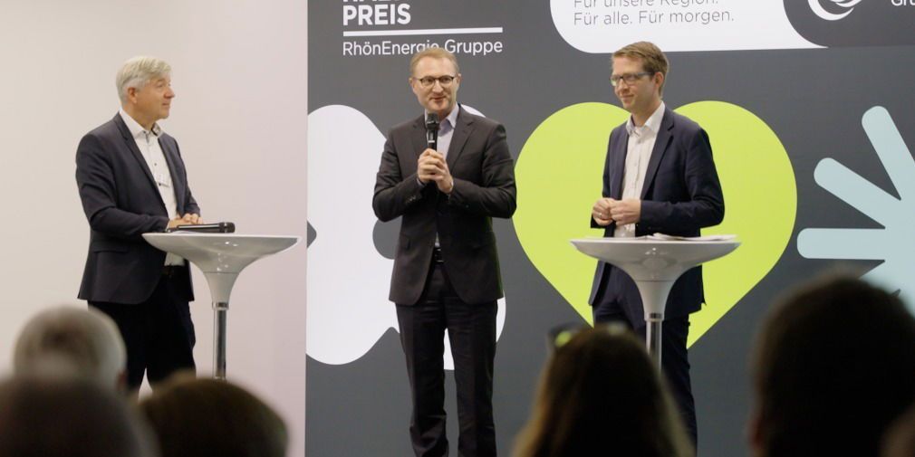 Gro-er-Abend-f-r-die-Nachhaltigkeit-Rh-nEnergie-ehrt-vision-re-Projekte